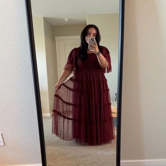 Elegant Burgundy Tulle Dress - Picture 1 of 4